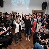 20191107224337-e691c00e-me