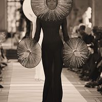 20250809-428m-schiaparelli-model