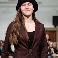 20191107210110-d9bc78ed-la