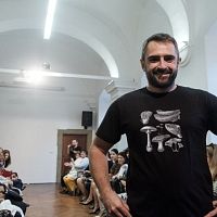 20181104174401-d4a9a15c-me