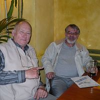 20160426234538-e6d6a703-me