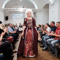 20191107224021-dc41e894-me