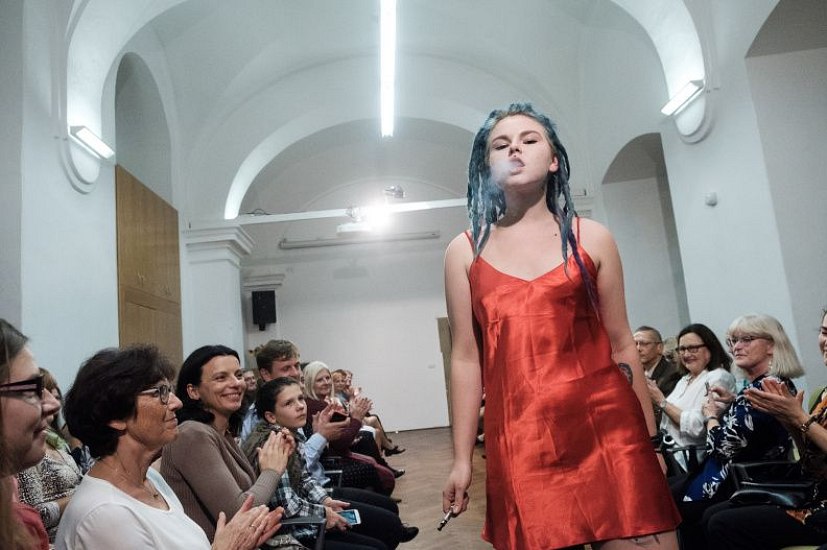 20181104163723-40ec2364-me