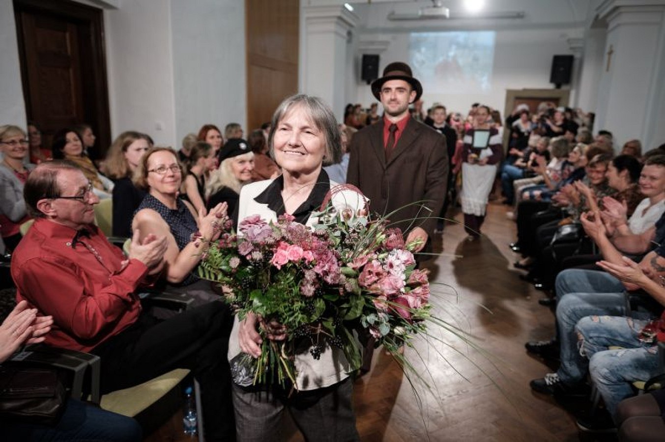 20191107224603-6d6573f1-me