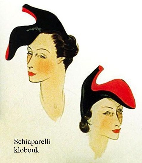 20250809-439m-schiaparelli-klobouk-bota