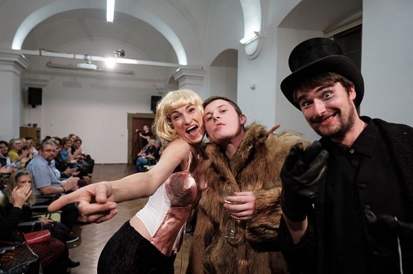 20191107221546-8a1ef945-me