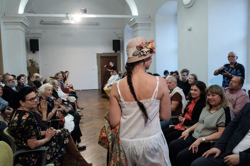 20181104175917-e1f60656-me