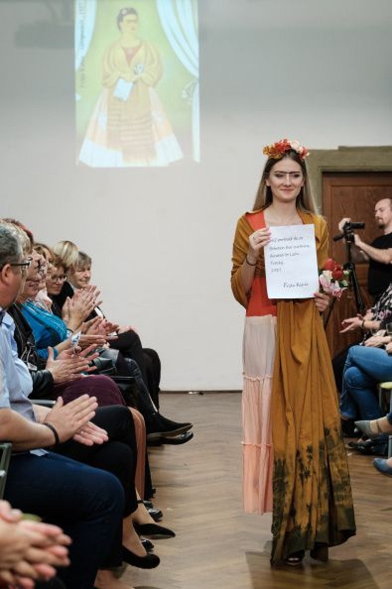 20191107223224-f14f142d-me