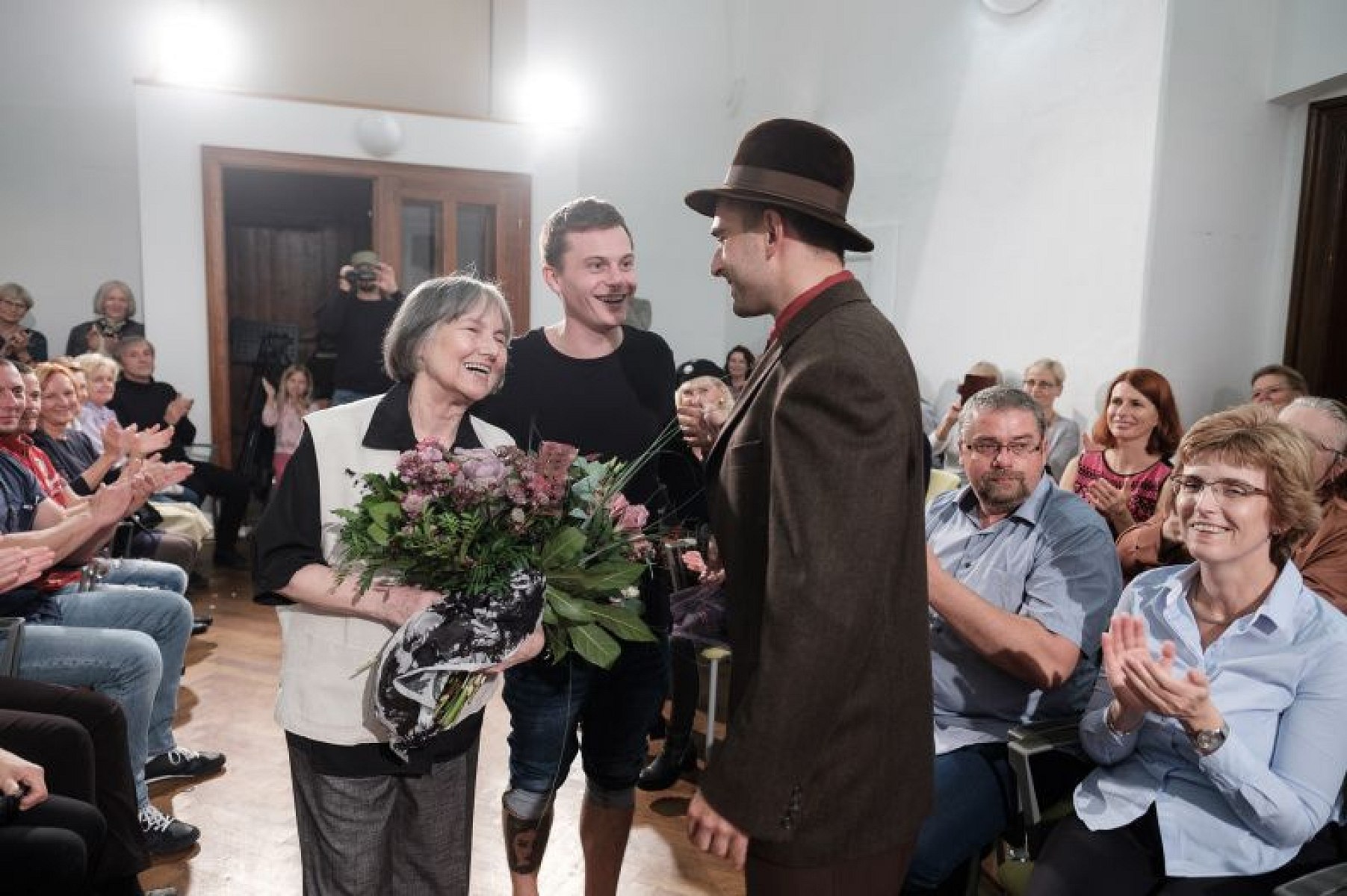 20191107224515-a451aae3-me