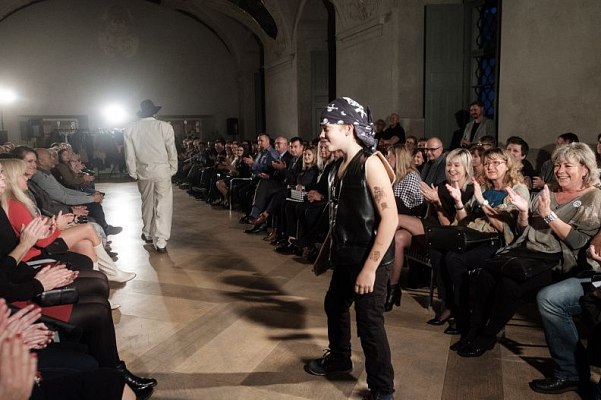 20181104195933-730bcb98-me