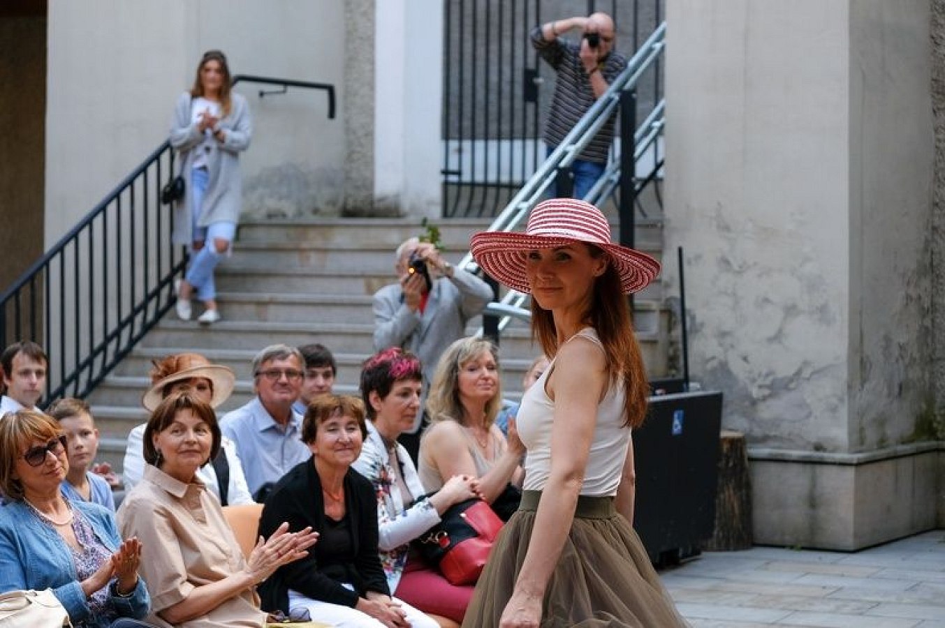 20170629215606-36f903c7-me