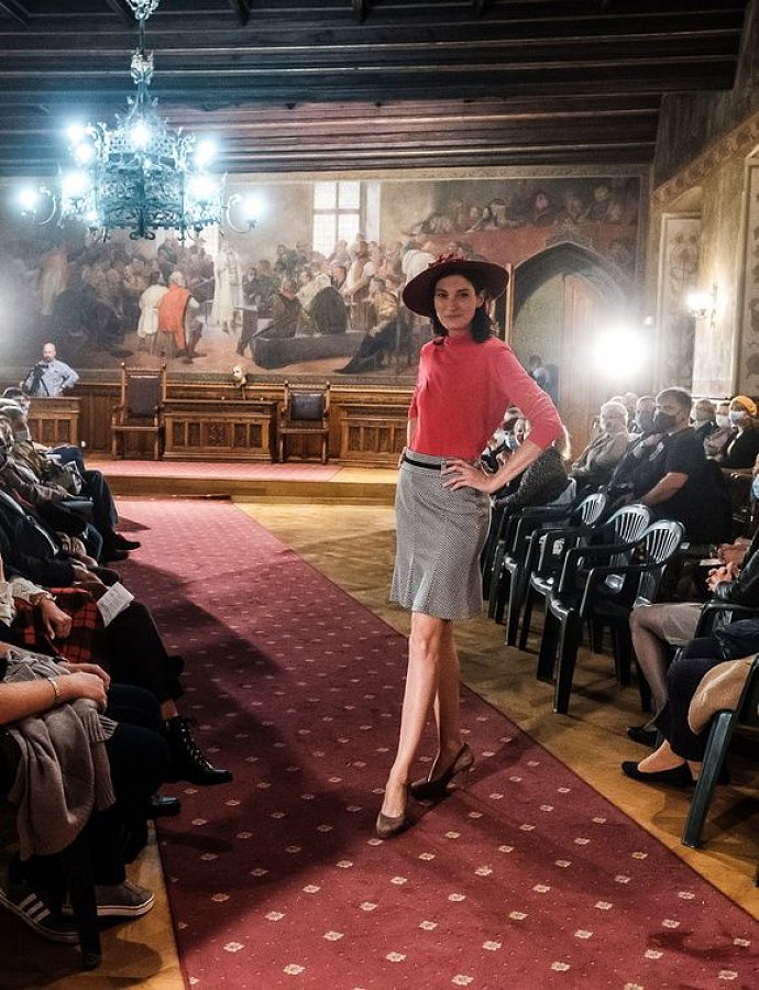 20201007010146-ef45fce1-la