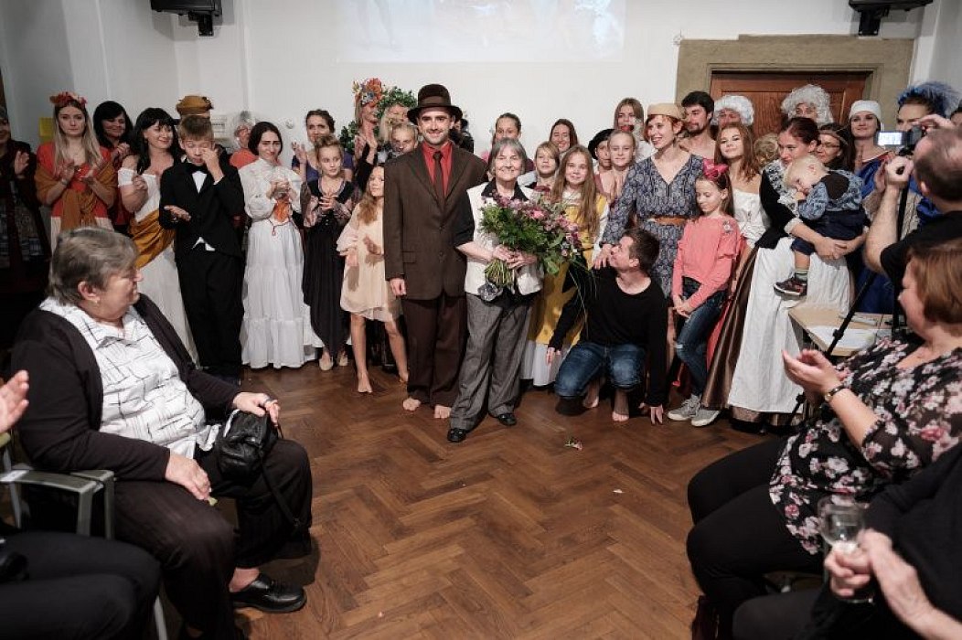 20191107224552-9bee03a9-me