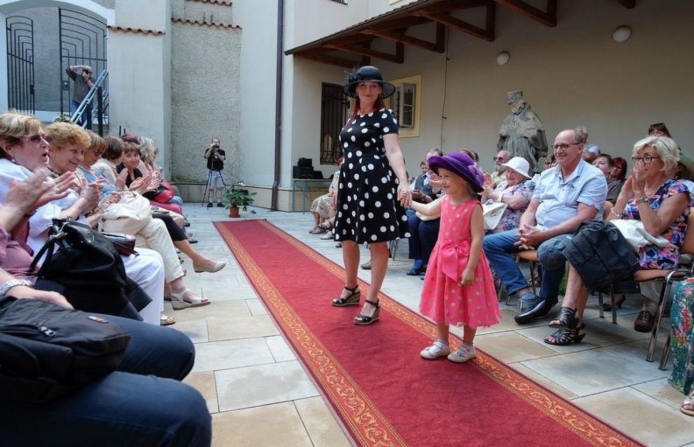 20170629215629-bb7bcc60-me