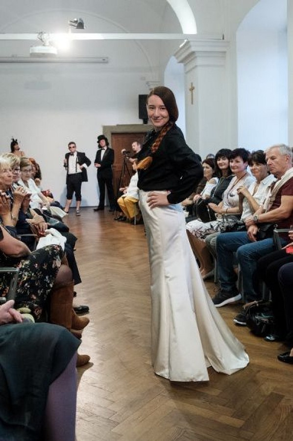 20181104174634-eab8aeff-me