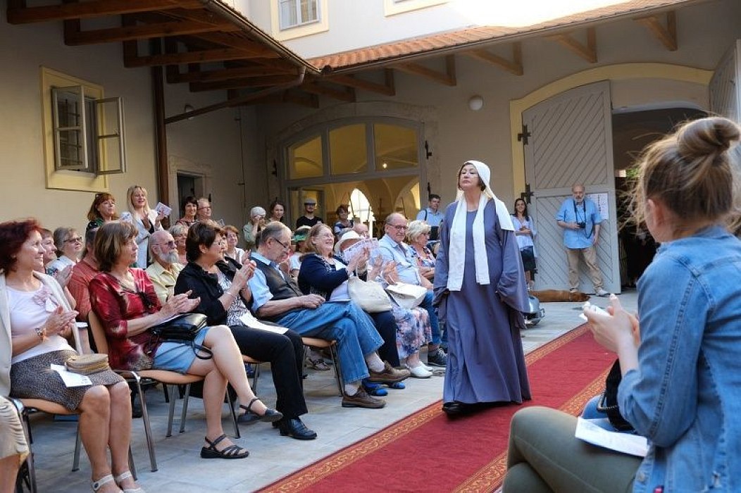 20170629232444-9898088b-me