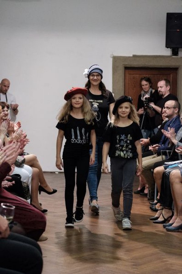 20181104162656-3d0069c3-me