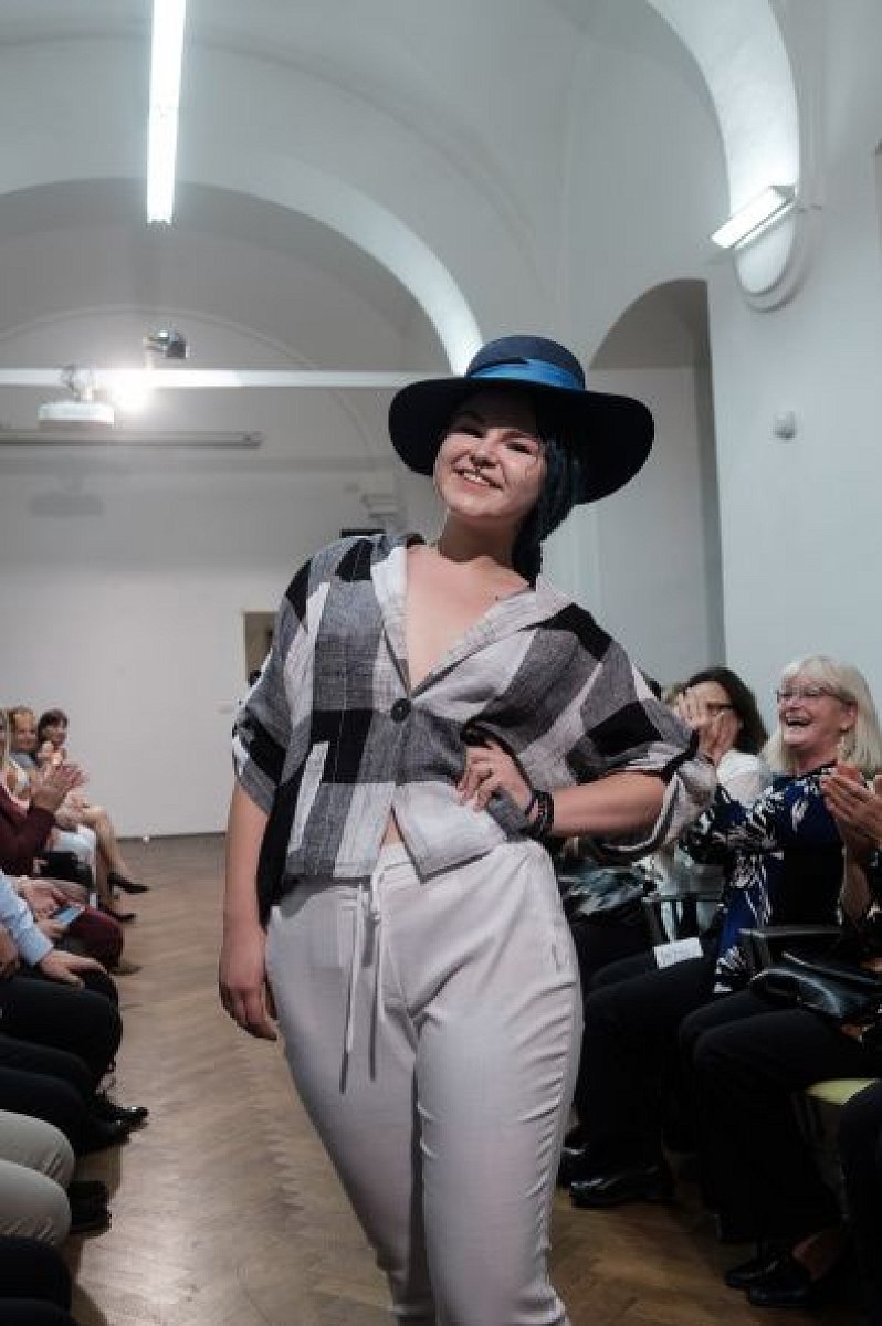 20181104163048-9402aa40-me