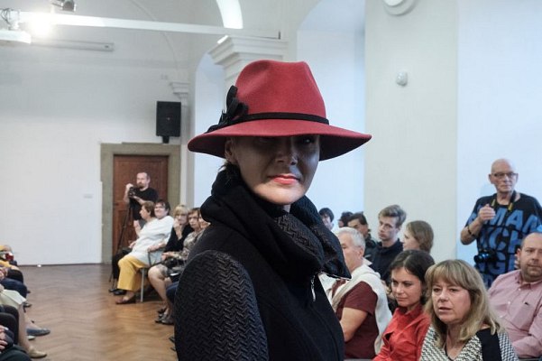 20181104180657-fa96a6a8-me