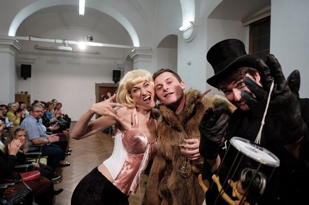 20191107221555-7715fc85-me