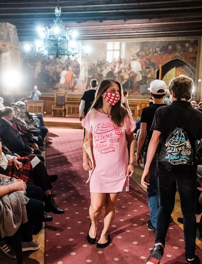 20201007132240-6e0e0a85-la