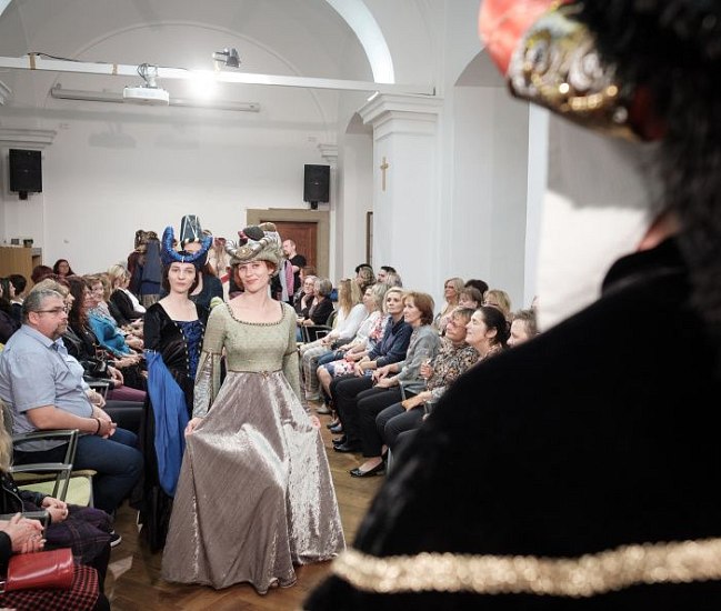 20191107215022-ba491a8d-me