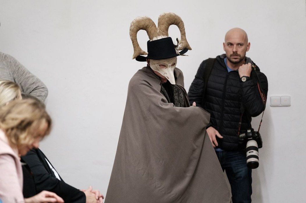 20191107205346-a9b12beb-la