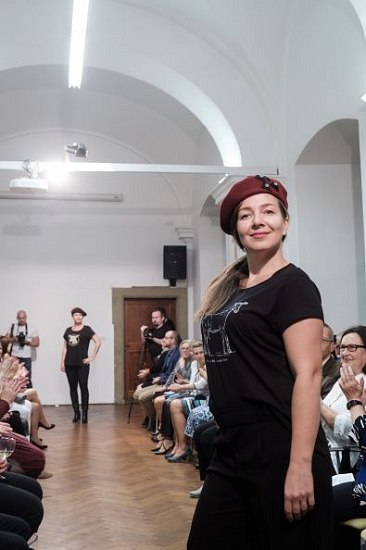 20181104162724-e326d0c0-me