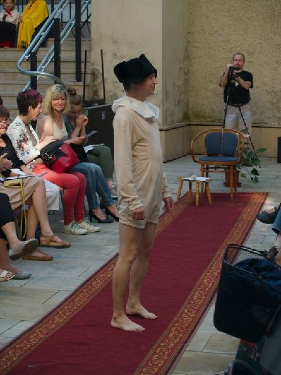 20170629232300-680057d7-me