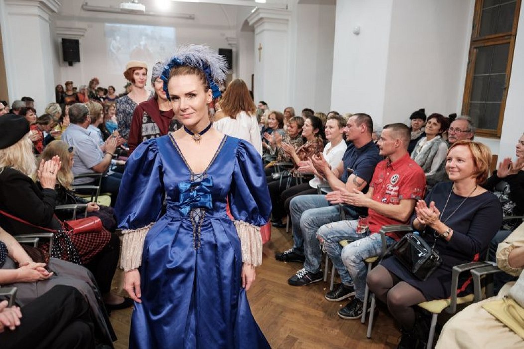 20191107224307-66e4b6c5-me