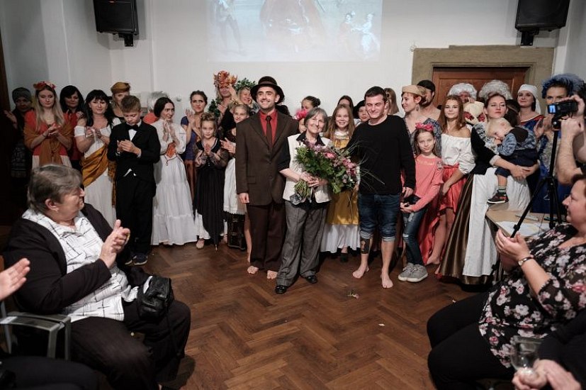 20191107224544-566f6492-me