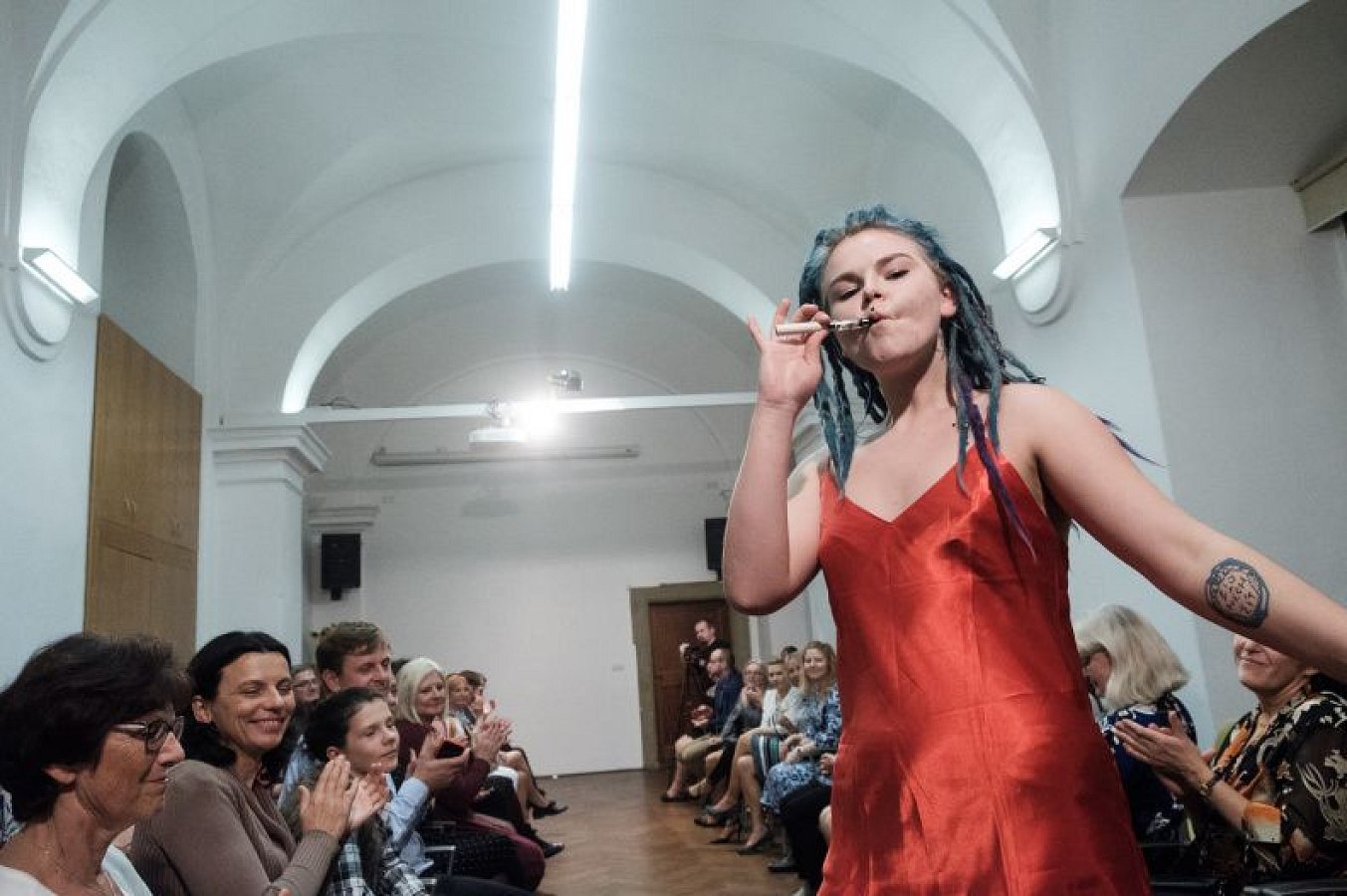 20181104163720-73eb33a3-me