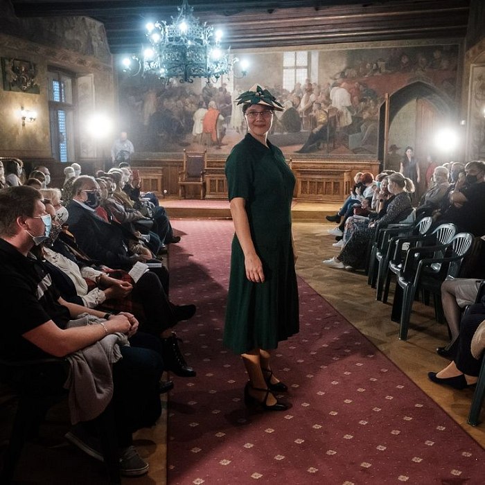 20201007010004-8bba82be-la