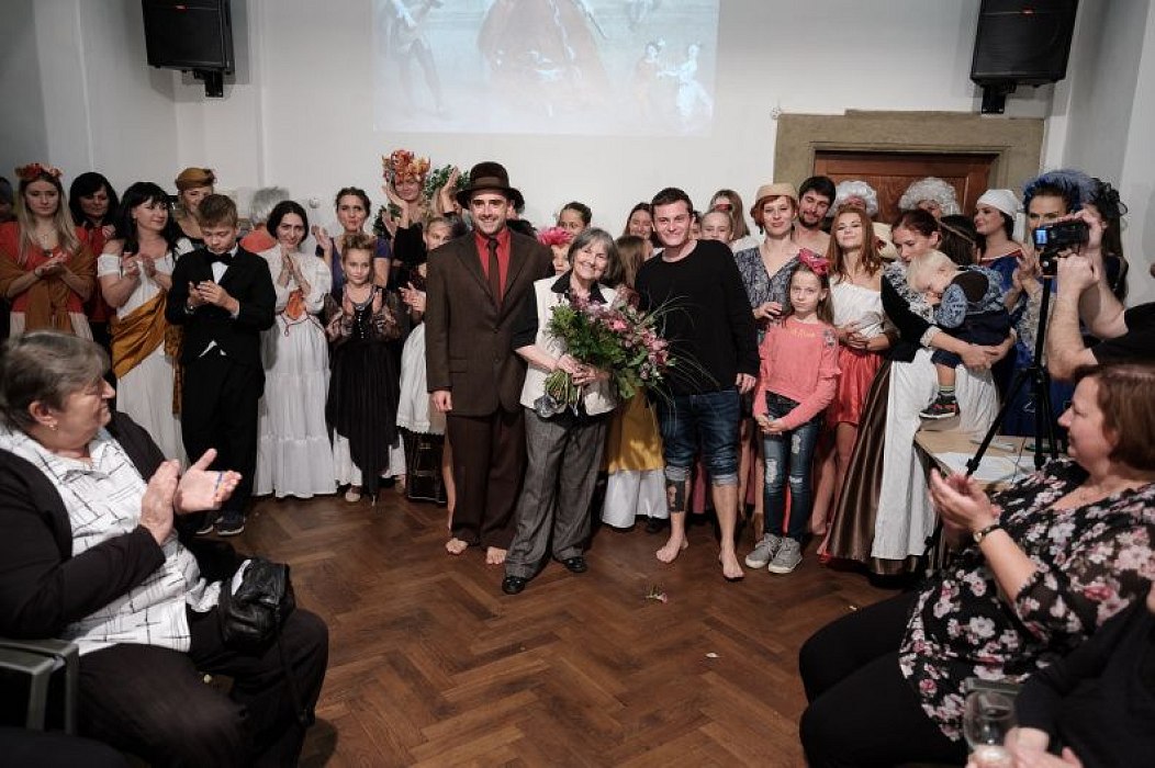 20191107224540-bddfaf4a-me