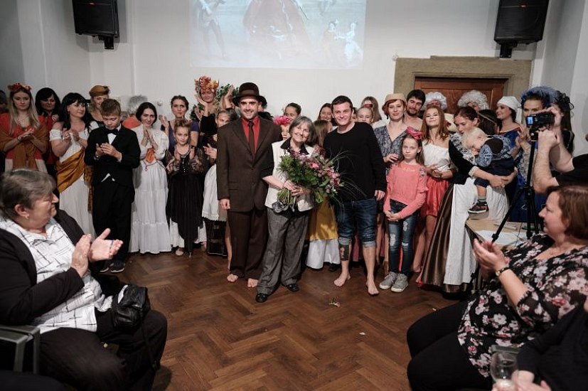 20191107224540-bddfaf4a-me