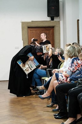 20191107223005-6de13443-la