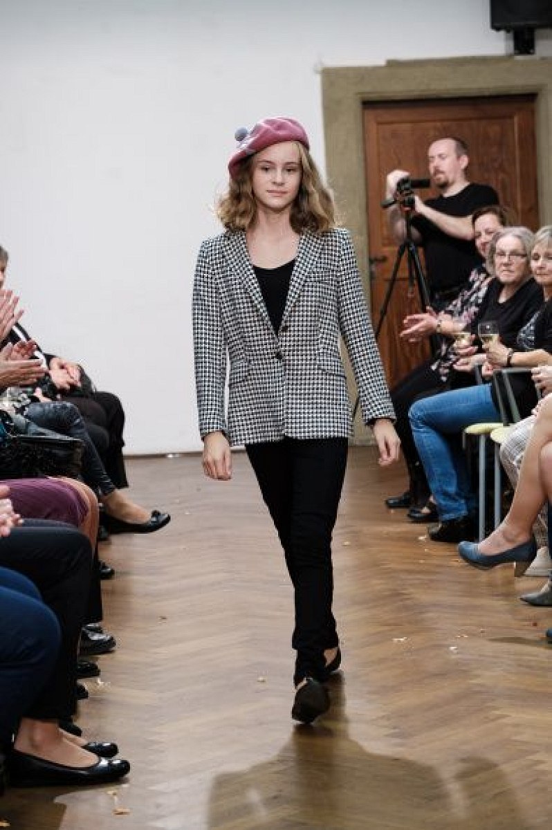 20191107220409-ae8f4a13-me