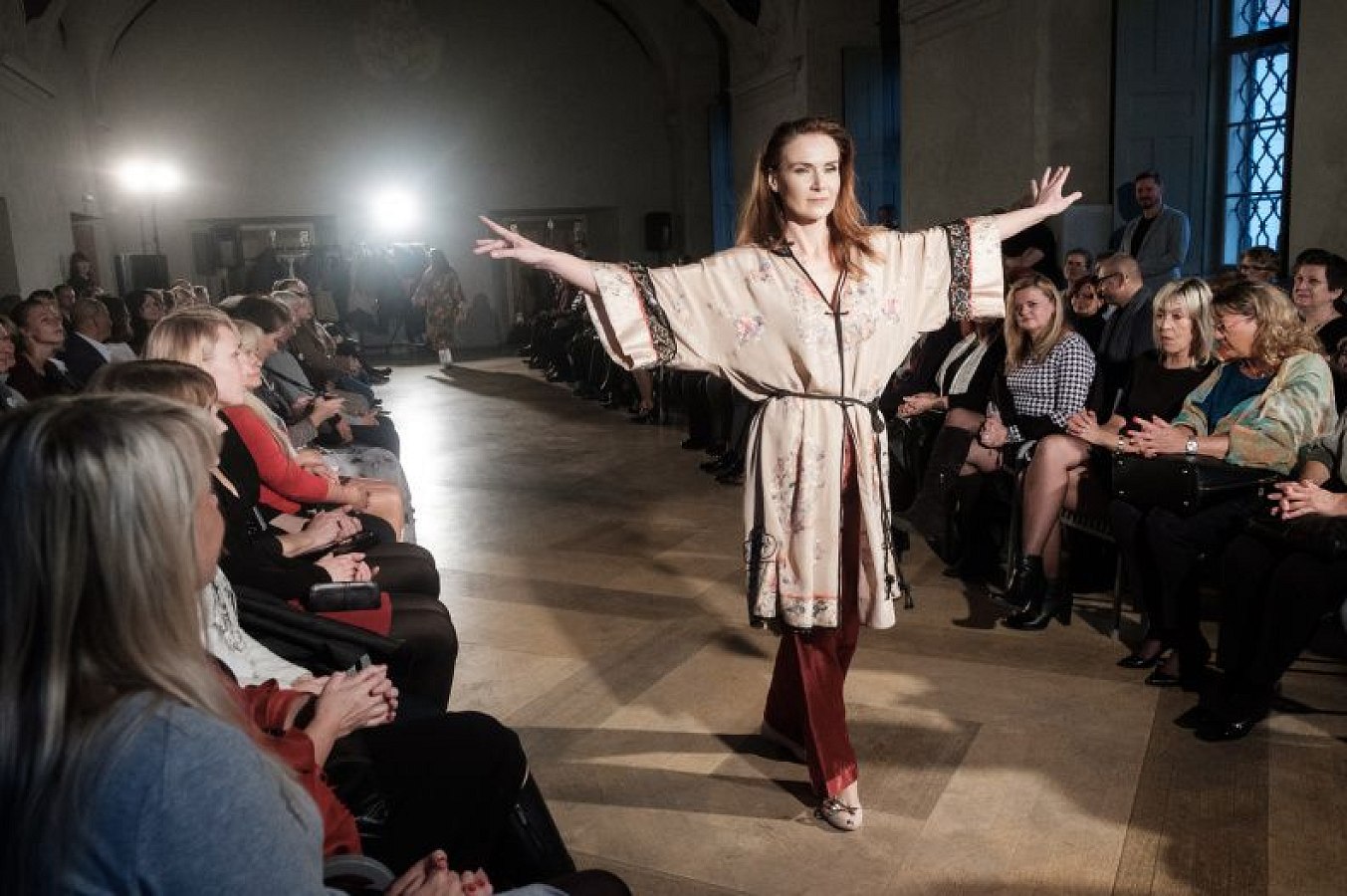 20181104193417-5e830cbf-me