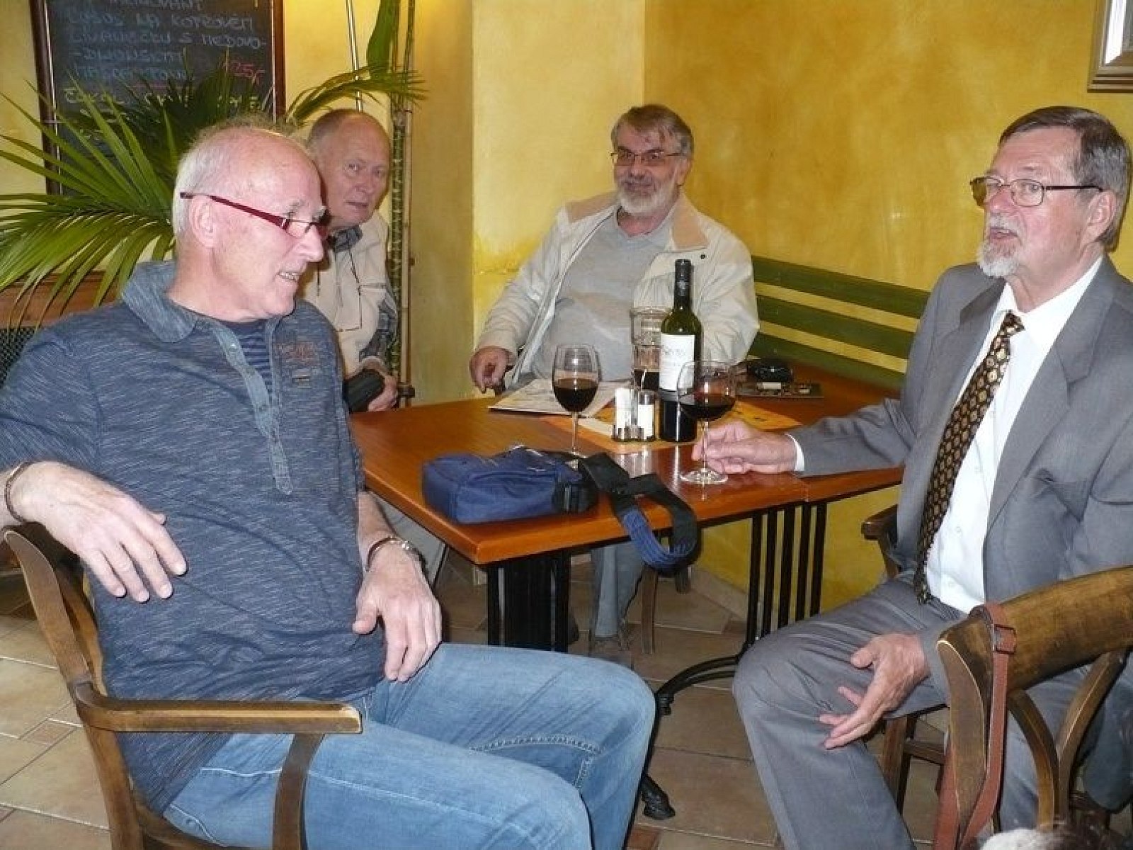 20160426234520-e8499ee7-me