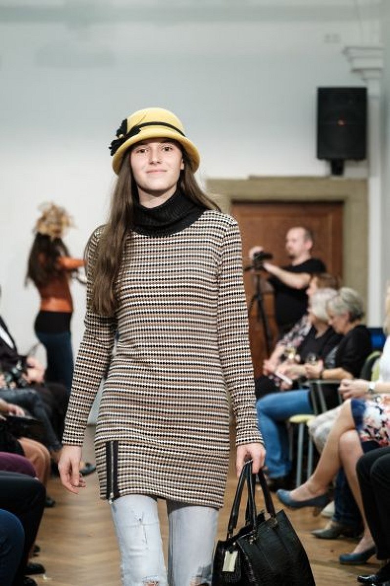 20191107215620-bd46b2ac-me