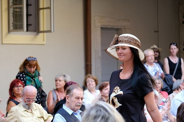 20170629215529-bf0a8161-me