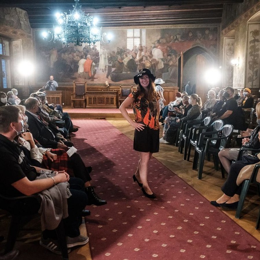 20201007132125-b6188cd8-la