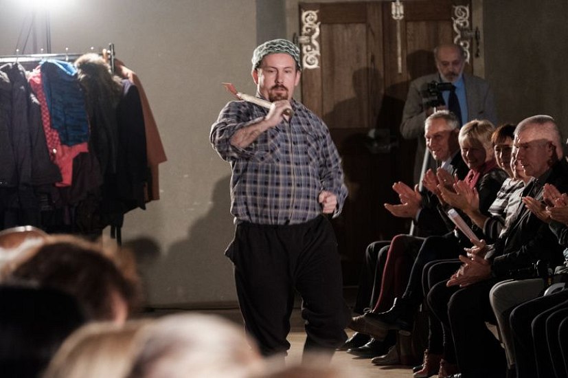 20181104194958-ab8321a7-me