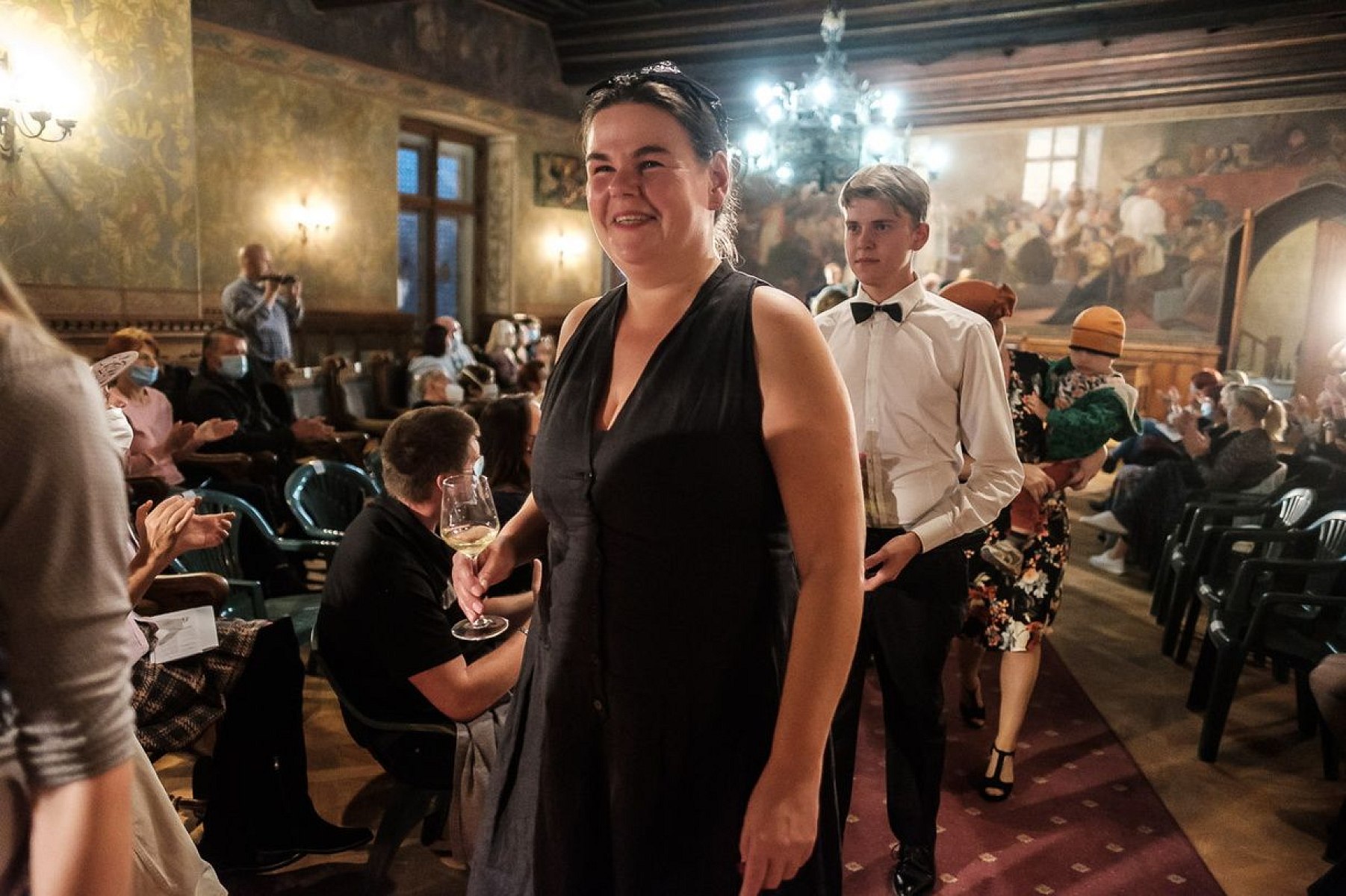 20201007010314-34273852-xl