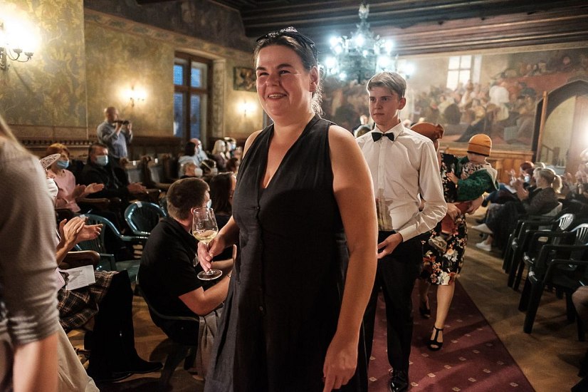 20201007010314-34273852-xl