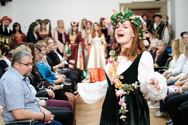 20191107215110-8ed7c918-me