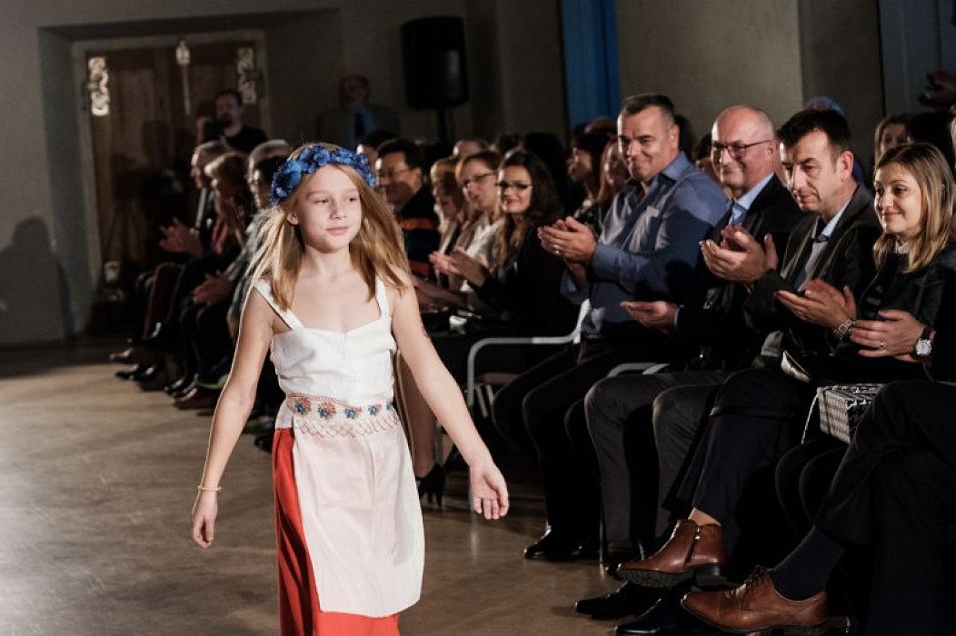 20181104193829-5b3ad778-me