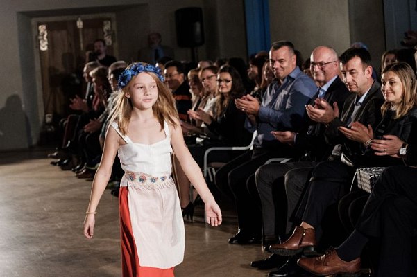 20181104193829-5b3ad778-me