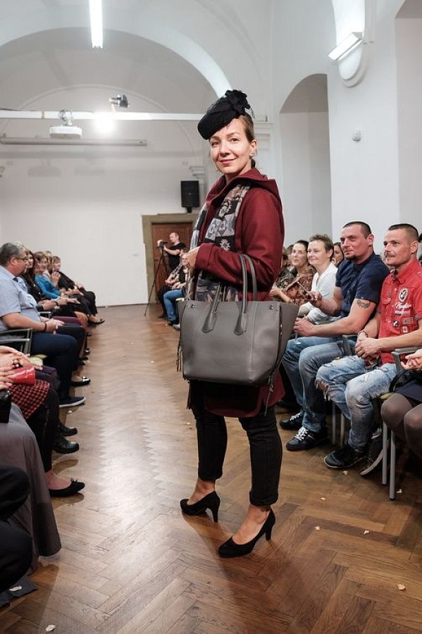 20191107215411-d15a66fa-la