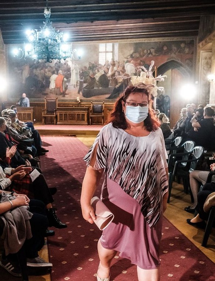 20201007132218-5c8b9d77-la